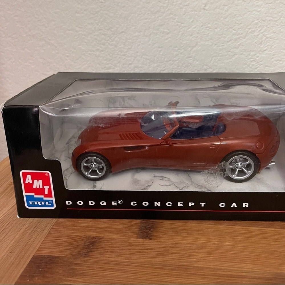 NEW AMT Ertl Dodge Copperhead Concept Car 1:18 Diecast Metallic‎ 8131-1HEO 1998
